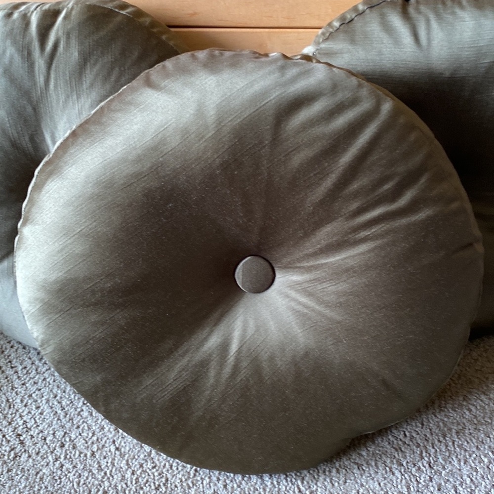 PB round pillow